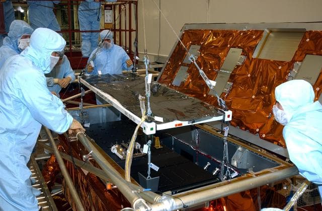 NASA image: KSC01PD1865