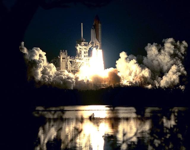 NASA image: KSC01PP0278