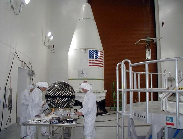 NASA image: KSC01kodi058