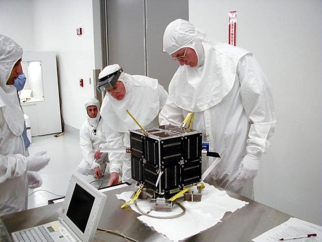 NASA image: KSC01kodi064