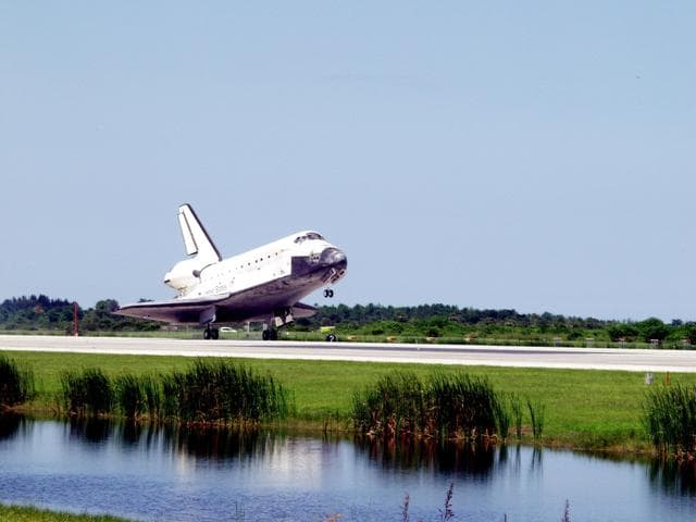 NASA image: KSC01padig273
