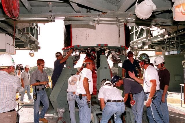NASA image: KSC01pd1094