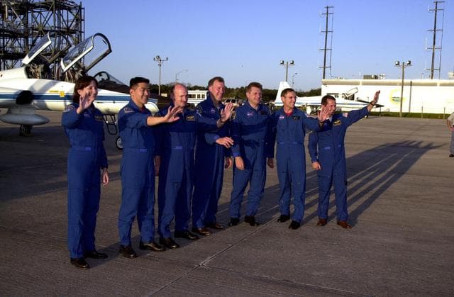 NASA image: KSC01pd1712