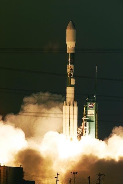 NASA image: KSC01pd1820