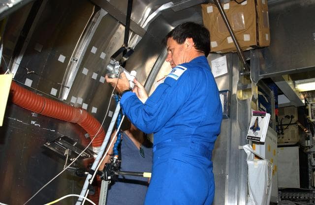 NASA image: KSC01pd1873