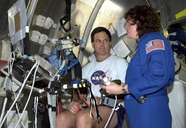 NASA image: KSC01pd1882