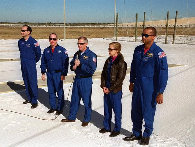 NASA image: KSC01pp0043
