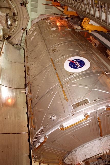 NASA image: KSC01pp0127