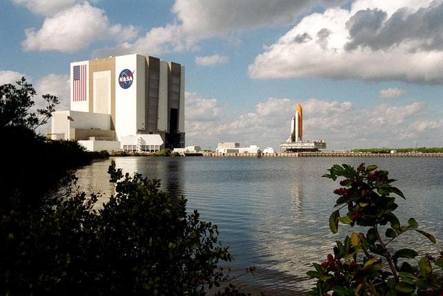 NASA image: KSC01pp0138