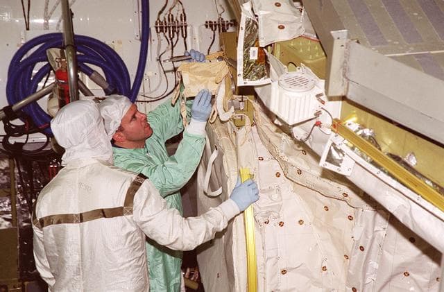 NASA image: KSC01pp0176