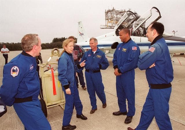 NASA image: KSC01pp0225