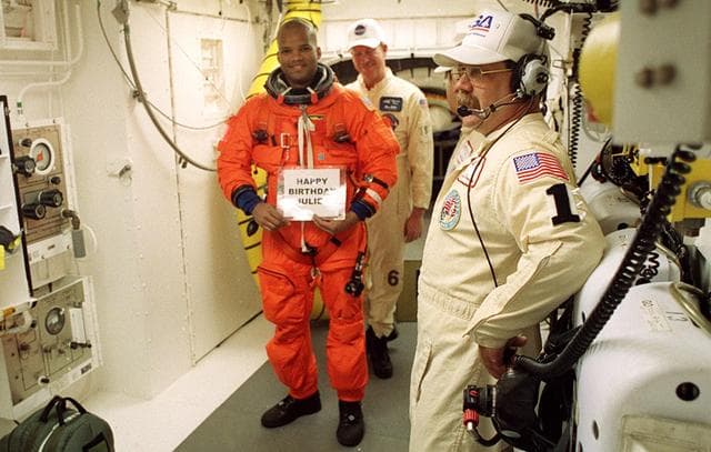 NASA image: KSC01pp0294