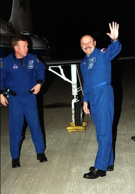 NASA image: KSC01pp0400