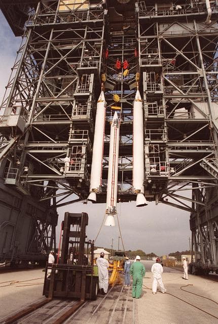 NASA image: KSC01pp0421