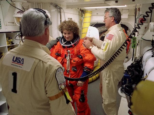 NASA image: KSC01pp0453