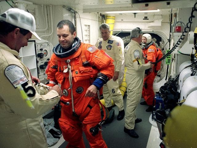NASA image: KSC01pp0454