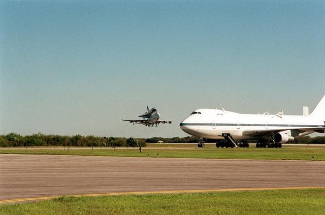 NASA image: KSC01pp0500