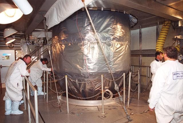 NASA image: KSC01pp0639