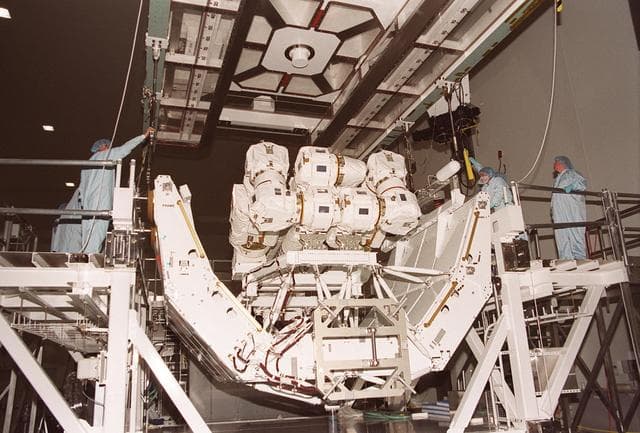 NASA image: KSC01pp0654