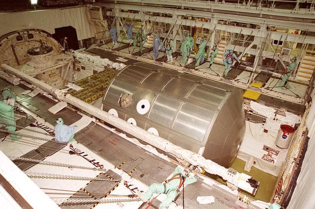 NASA image: KSC01pp0692
