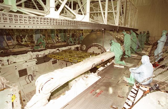 NASA image: KSC01pp0693