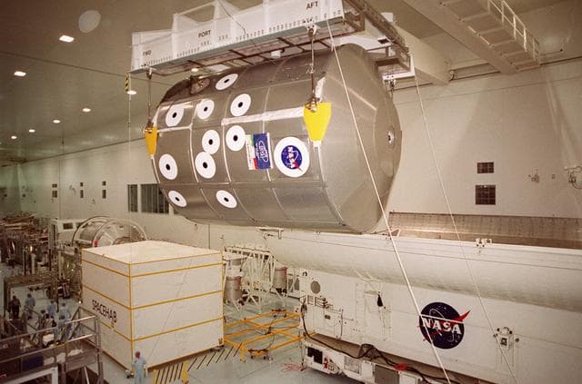 NASA image: KSC01pp0713