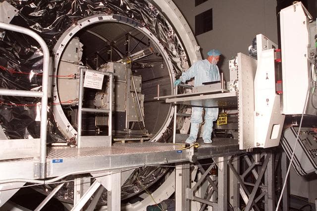 NASA image: KSC01pp0725