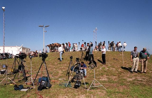 NASA image: KSC01pp0749