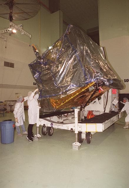 NASA image: KSC01pp0796