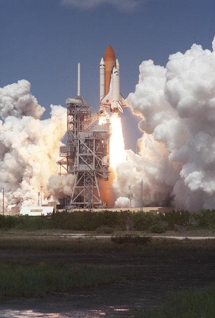 NASA image: KSC01pp0828