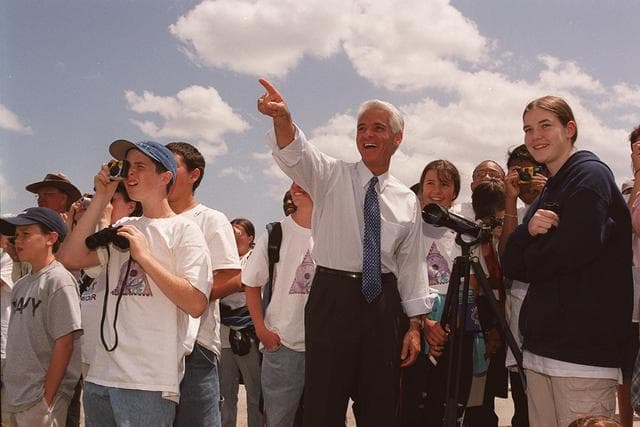 NASA image: KSC01pp0843