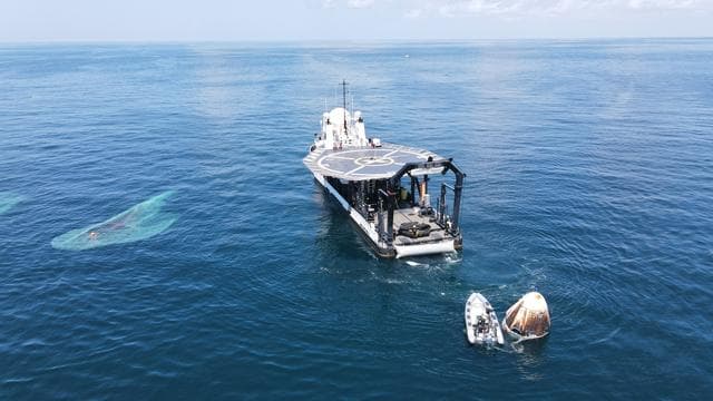 NASA image: SpaceX Demo-2 Recovery Ops