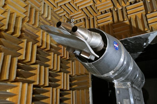 NASA image: LSAWT\Twin Jet Test with HWB Model\JEDA Measurements 