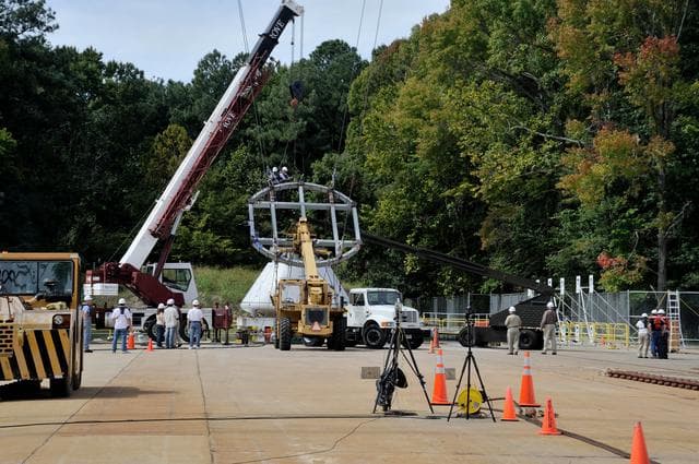 NASA image: Orion SPLASH P1 Test 7 Swing Test at NASA Langley Research Cente