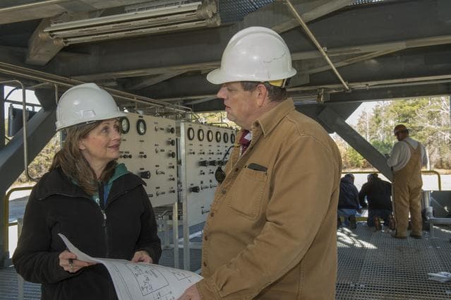 NASA image: TARA MARSHALL AND MIKE NICHOLS AT TEST STAND 4693