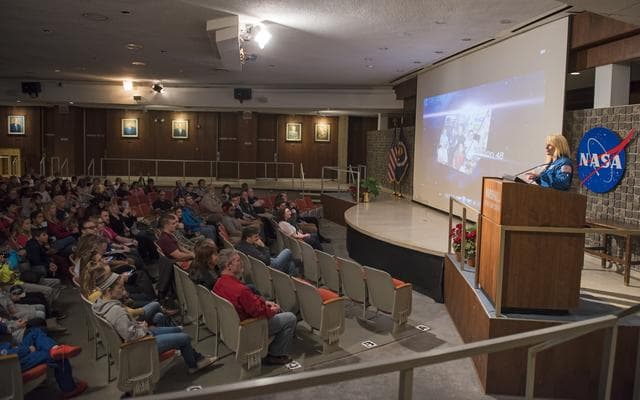 NASA image: Expedition 48/49 crew visit to MSFC
