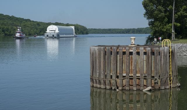 NASA image: Pegasus Barge arrives at MSFC