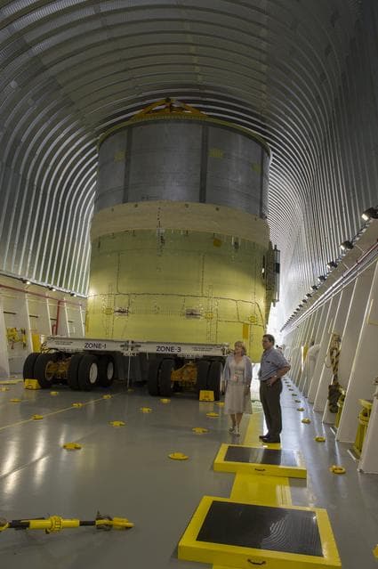 Pegasus barge arrives at MSFC