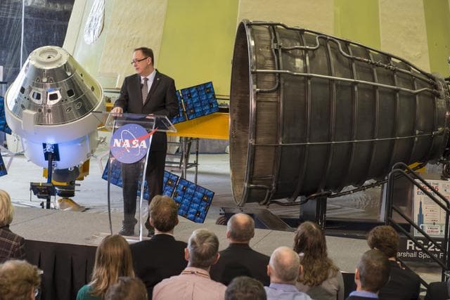 NASA image: NASA Acting Administrator Robert Lightfoot presents the 2018 "St