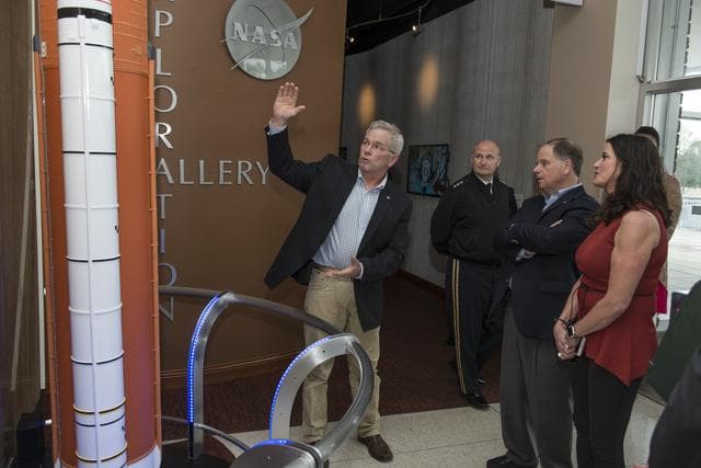 Senator Doug Jones (D-AL) Tour of MSFC Facilities