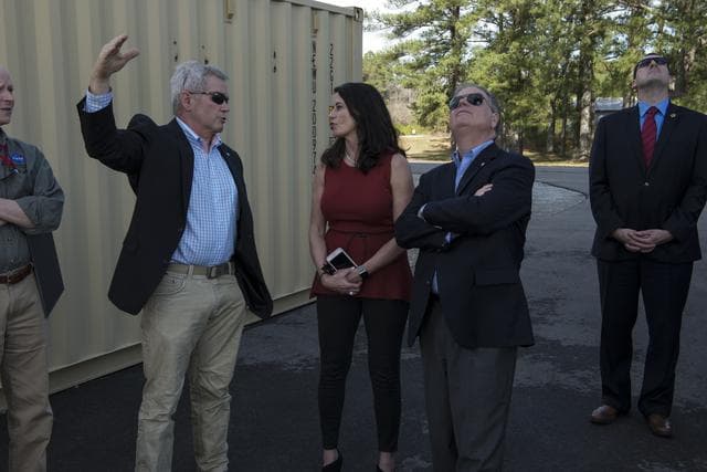 NASA image: Senator Doug Jones (D-AL) Tour of MSFC Facilities
