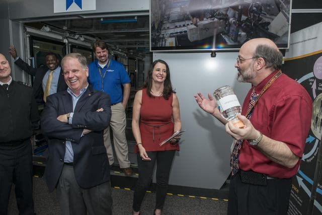 NASA image: Senator Doug Jones (D-AL) Tour of MSFC Facilities