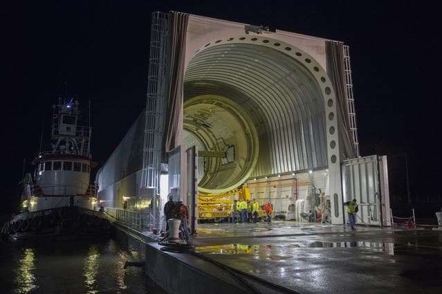 NASA image: The SLS Stages Intertank Structural Test Assembly (STA) arrives at MSFC 