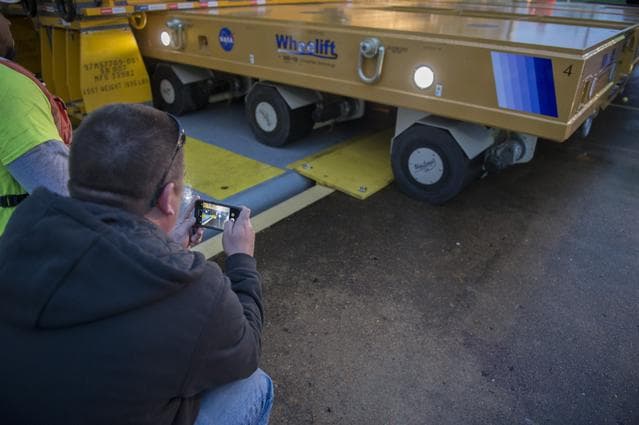 NASA image: The SLS Stages Intertank Structural Test Assembly (STA) arrives at MSFC 