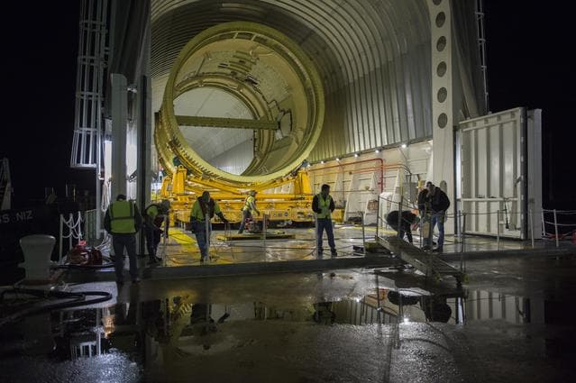 NASA image: The SLS Stages Intertank Structural Test Assembly (STA) arrives at MSFC 