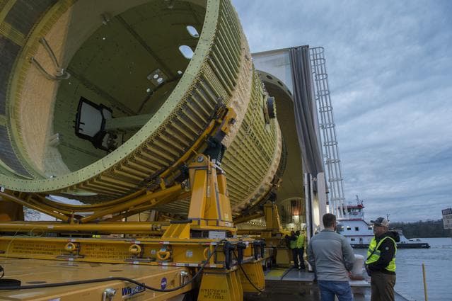 NASA image: The SLS Stages Intertank Structural Test Assembly (STA) arrives at MSFC 