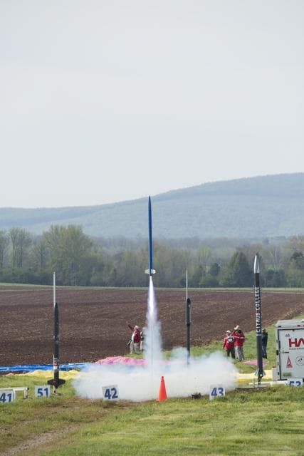 NASA image: 2018 Student Launch Initiative at Bragg Farms.