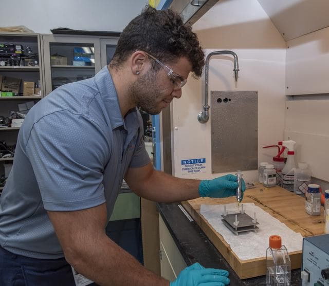 NASA image: A visit to the MSFC electrostatic levitation (ESL) laboratory by