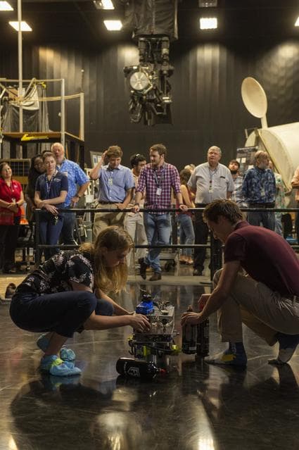 NASA image: STEERABLE AIR BEARING TETHER DEPLOYMENT