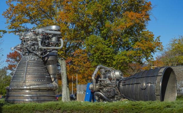 NASA image: SEASONAL VIEWS, FALL, (NOVEMBER 13, 2019), OF MSFC BUILDING 4200